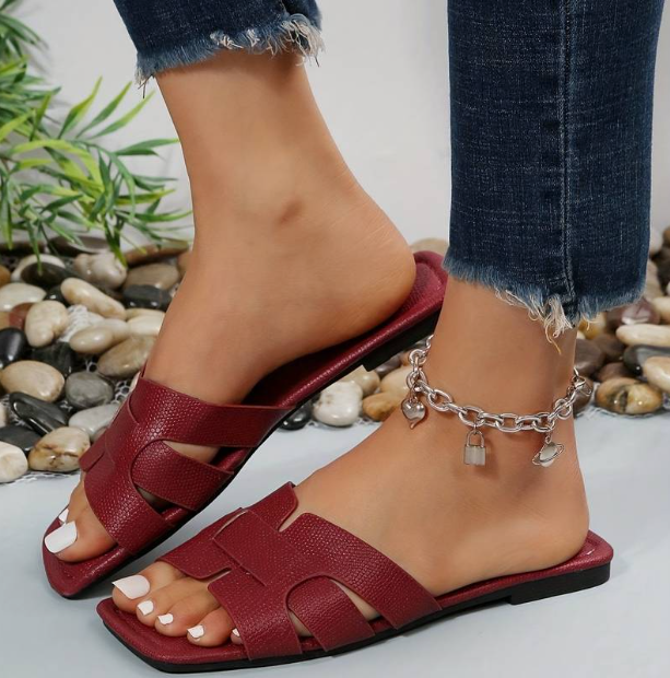 Vezza Flat Sandals