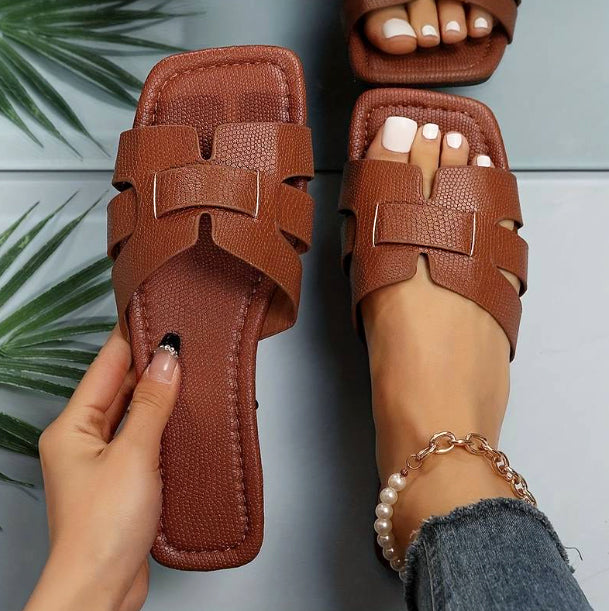 Vezza Flat Sandals